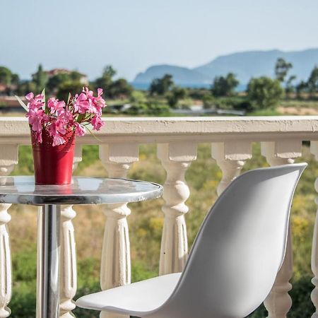 Avyssos Residents Aparthotel Kalamaki  Bagian luar foto