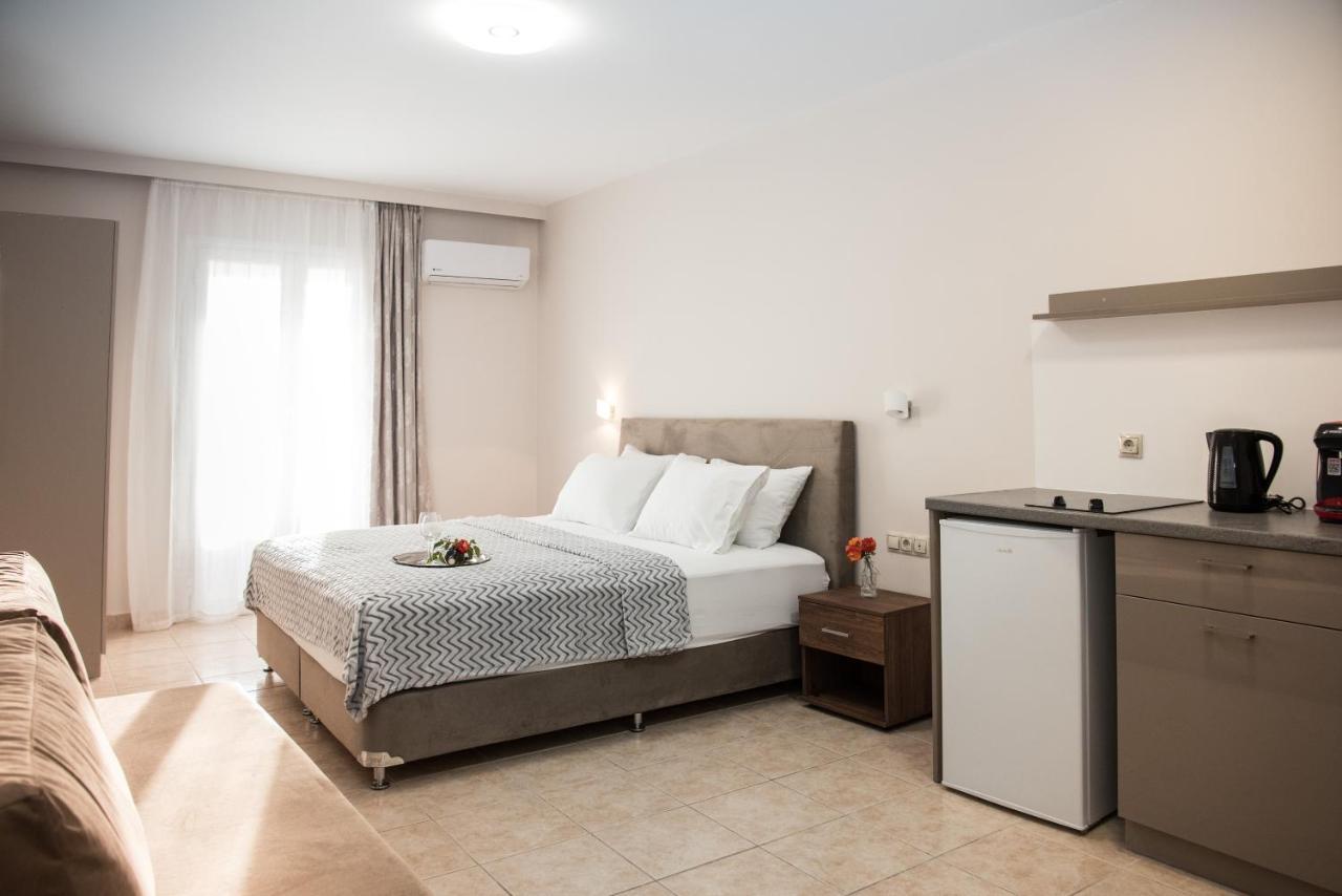 Avyssos Residents Aparthotel Kalamaki  Bagian luar foto