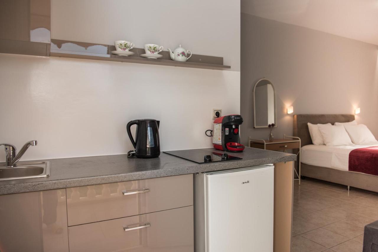 Avyssos Residents Aparthotel Kalamaki  Bagian luar foto