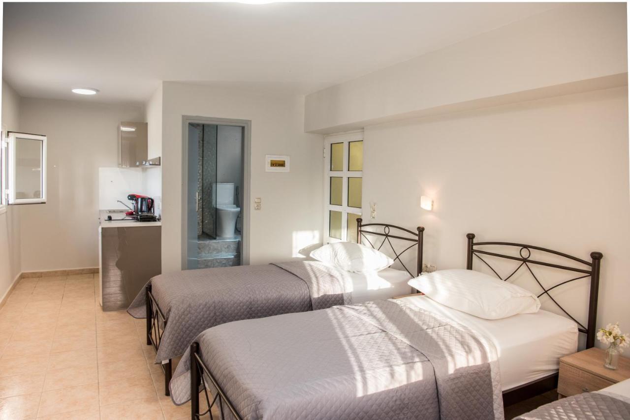 Avyssos Residents Aparthotel Kalamaki  Bagian luar foto