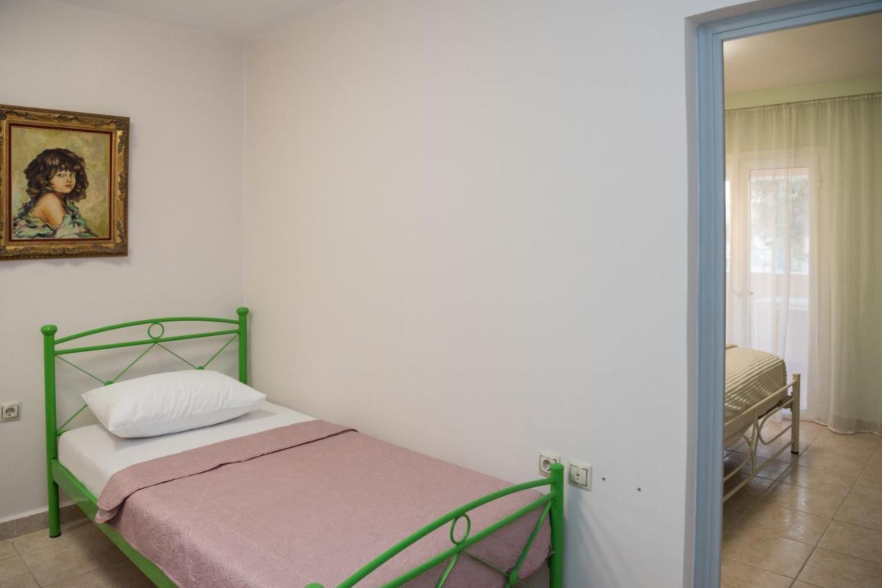 Avyssos Residents Aparthotel Kalamaki  Bagian luar foto