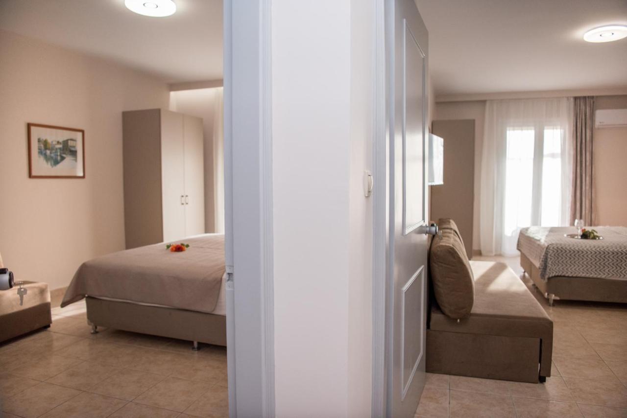 Avyssos Residents Aparthotel Kalamaki  Bagian luar foto