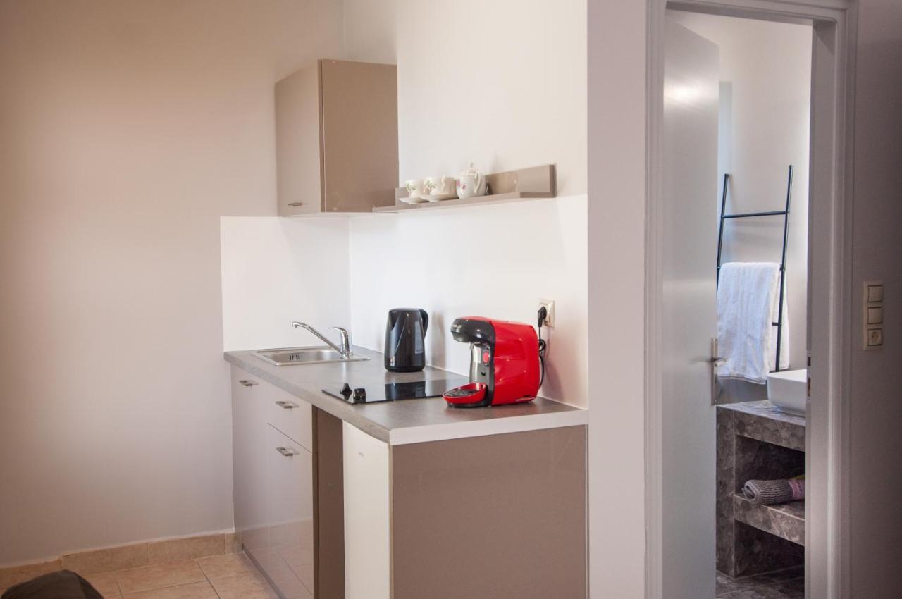 Avyssos Residents Aparthotel Kalamaki  Bagian luar foto