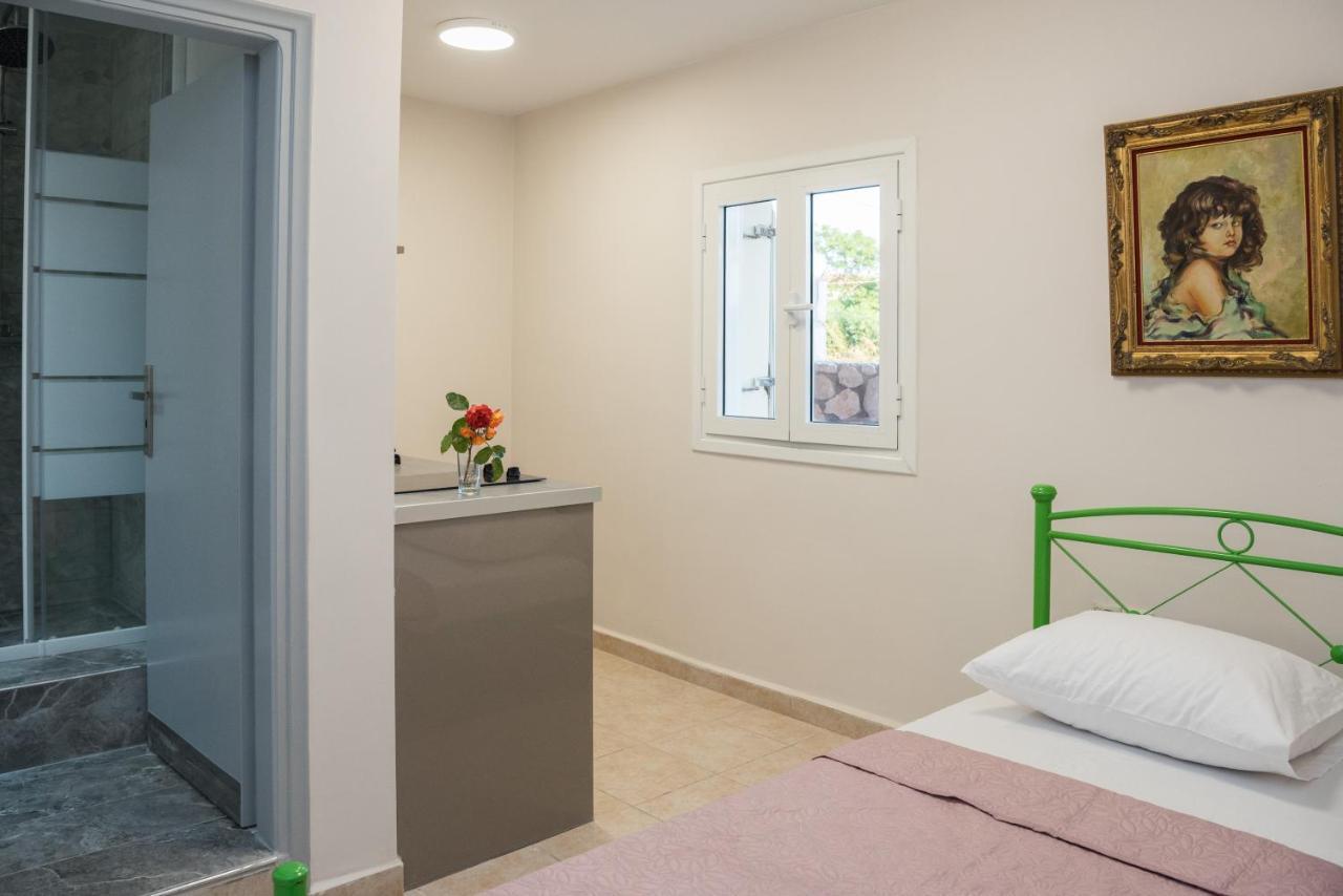 Avyssos Residents Aparthotel Kalamaki  Bagian luar foto