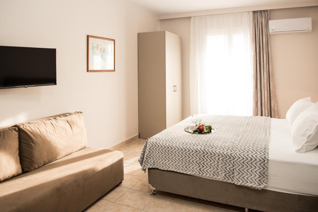 Avyssos Residents Aparthotel Kalamaki  Bagian luar foto