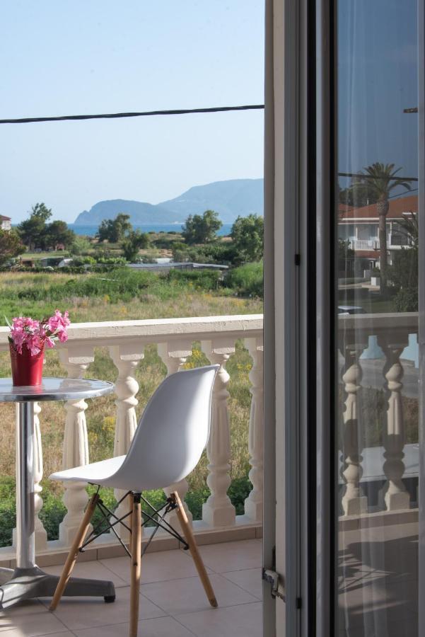 Avyssos Residents Aparthotel Kalamaki  Bagian luar foto